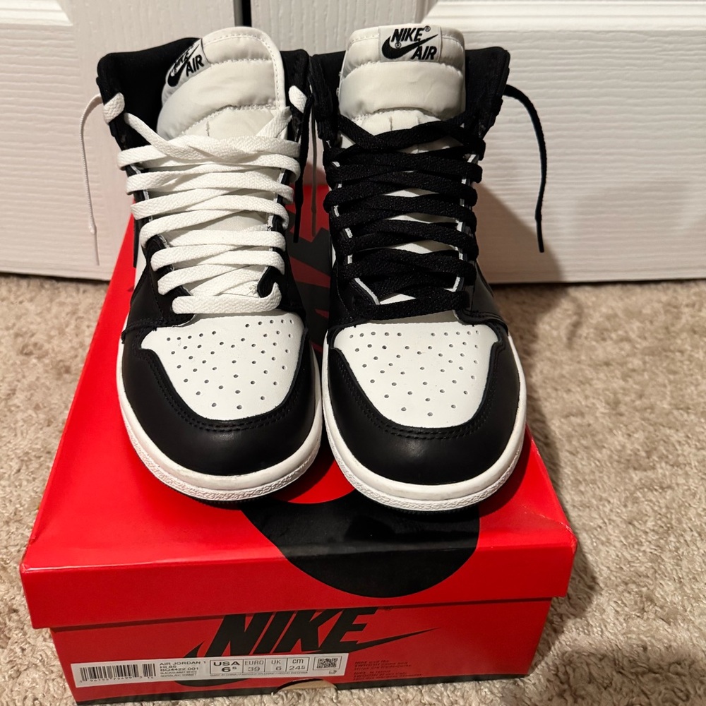 Air Jordan 1 Retro High '85 'Black White'